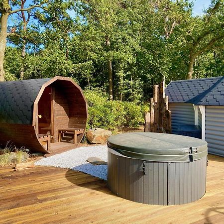 Luxe Finse Kota Met Jacuzzi En Saunabarrel De Zandhoef Eersel Exterior photo