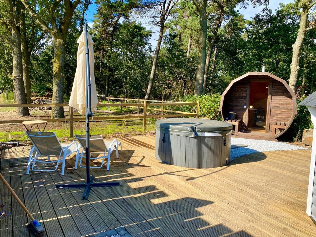 Luxe Finse Kota Met Jacuzzi En Saunabarrel De Zandhoef Eersel Exterior photo