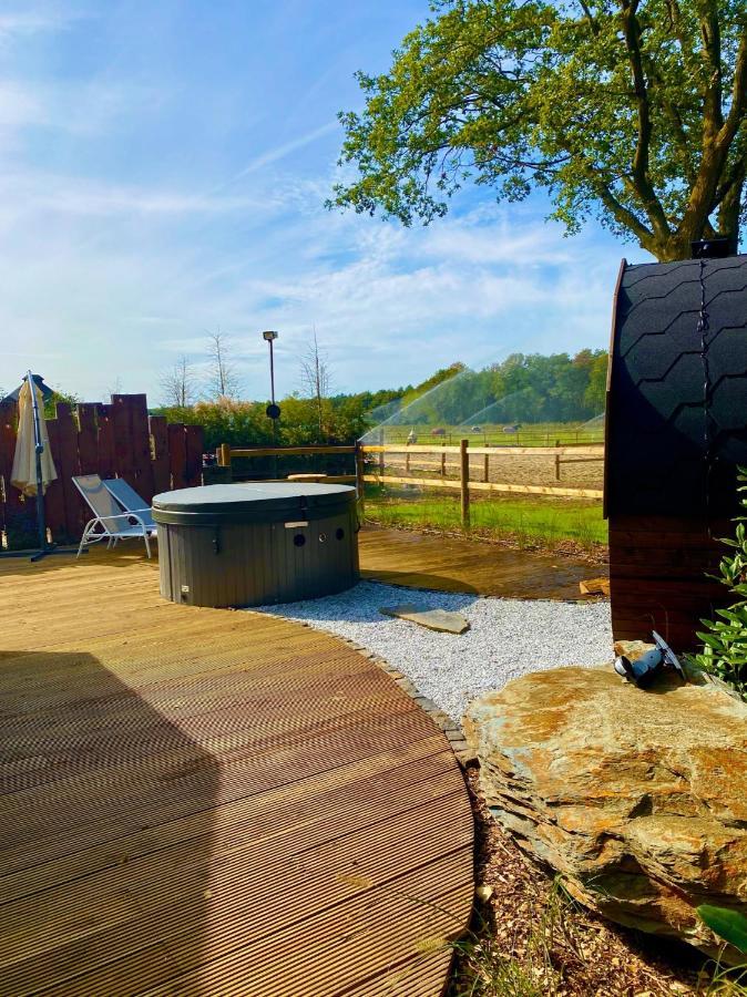 Luxe Finse Kota Met Jacuzzi En Saunabarrel De Zandhoef Eersel Exterior photo